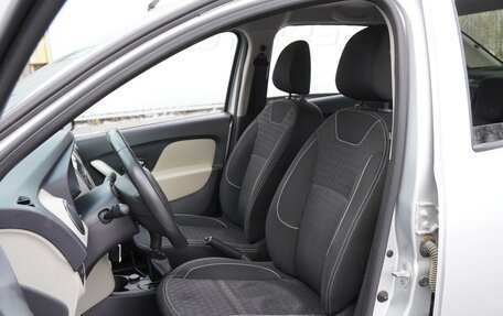 Renault Logan II, 2016 год, 799 000 рублей, 10 фотография