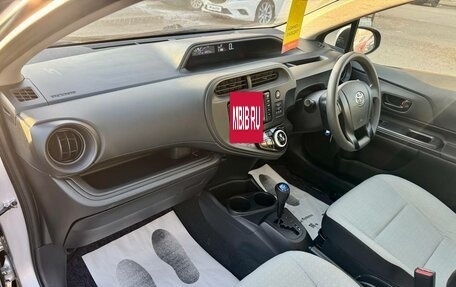 Toyota Aqua I, 2017 год, 1 239 000 рублей, 12 фотография