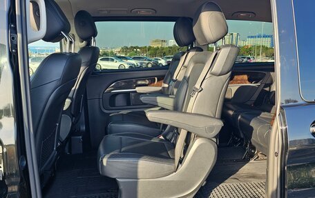 Mercedes-Benz V-Класс, 2018 год, 4 700 000 рублей, 8 фотография