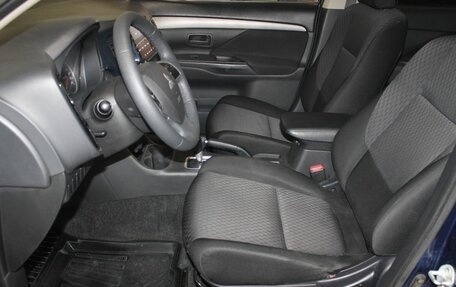 Mitsubishi Outlander III рестайлинг 3, 2014 год, 1 457 000 рублей, 10 фотография