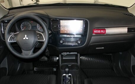 Mitsubishi Outlander III рестайлинг 3, 2014 год, 1 457 000 рублей, 13 фотография
