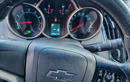 Chevrolet Cruze II, 2013 год, 700 000 рублей, 10 фотография