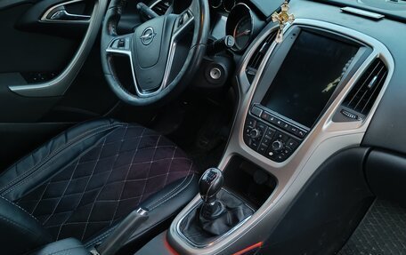 Opel Astra J, 2011 год, 600 000 рублей, 1 фотография