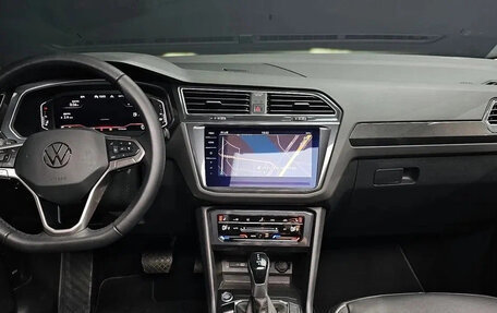 Volkswagen Tiguan II, 2022 год, 2 450 000 рублей, 6 фотография