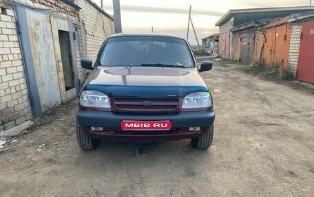 Chevrolet Niva I рестайлинг, 2004 год, 200 000 рублей, 1 фотография