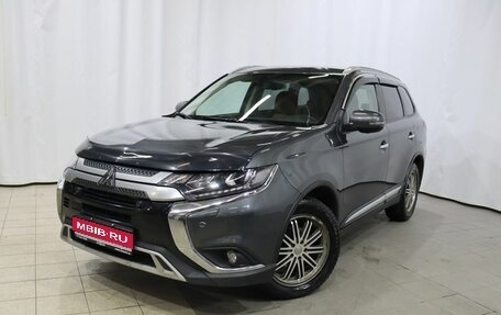 Mitsubishi Outlander III рестайлинг 3, 2020 год, 2 990 000 рублей, 1 фотография