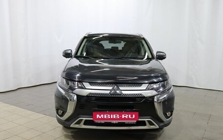 Mitsubishi Outlander III рестайлинг 3, 2020 год, 2 990 000 рублей, 2 фотография