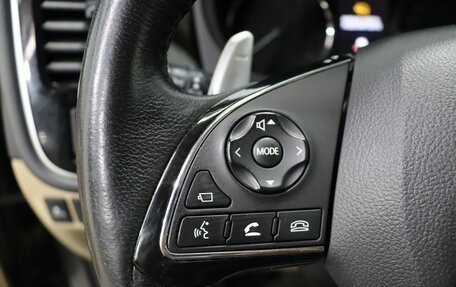 Mitsubishi Outlander III рестайлинг 3, 2020 год, 2 990 000 рублей, 14 фотография