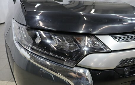 Mitsubishi Outlander III рестайлинг 3, 2020 год, 2 990 000 рублей, 24 фотография