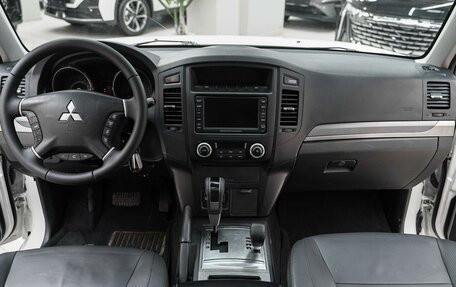 Mitsubishi Pajero IV, 2011 год, 1 699 000 рублей, 12 фотография