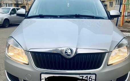 Skoda Fabia II, 2014 год, 890 000 рублей, 2 фотография