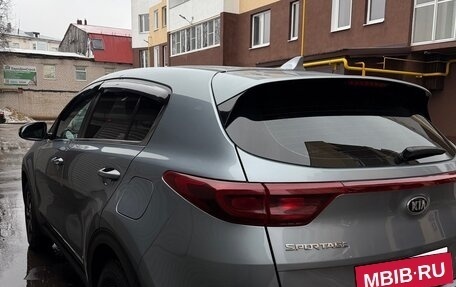 KIA Sportage IV рестайлинг, 2020 год, 2 650 000 рублей, 3 фотография