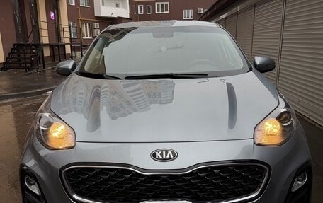 KIA Sportage IV рестайлинг, 2020 год, 2 650 000 рублей, 2 фотография