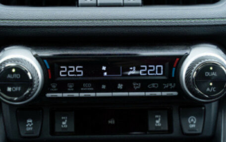 Toyota RAV4, 2025 год, 4 690 000 рублей, 39 фотография