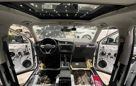 Volkswagen Tiguan II, 2021 год, 3 750 000 рублей, 22 фотография