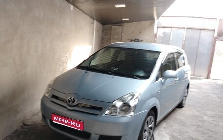 Toyota Corolla Verso I, 2005 год, 630 000 рублей, 1 фотография