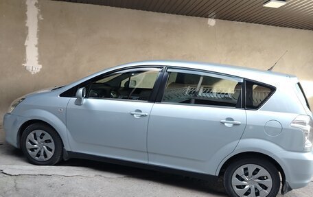 Toyota Corolla Verso I, 2005 год, 630 000 рублей, 2 фотография