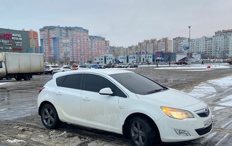 Opel Astra J, 2011 год, 1 фотография