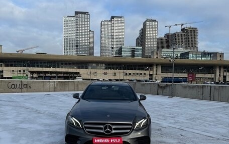 Mercedes-Benz E-Класс, 2019 год, 3 450 000 рублей, 1 фотография