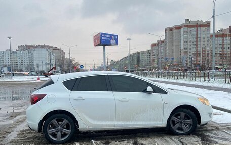 Opel Astra J, 2011 год, 2 фотография