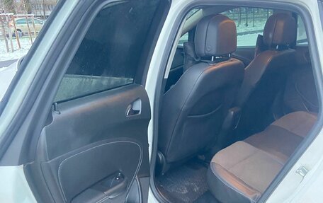 Opel Astra J, 2011 год, 11 фотография