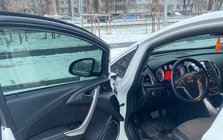 Opel Astra J, 2011 год, 10 фотография