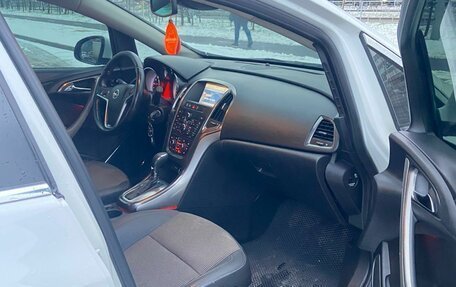 Opel Astra J, 2011 год, 7 фотография