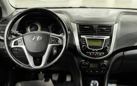 Hyundai Solaris II рестайлинг, 2011 год, 678 000 рублей, 6 фотография