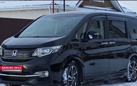 Honda Stepwgn IV, 2016 год, 2 150 000 рублей, 2 фотография