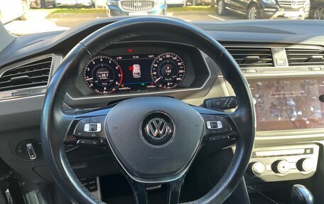 Volkswagen Tiguan II, 2018 год, 2 890 000 рублей, 9 фотография
