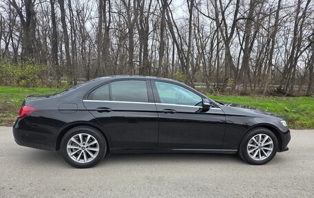 Mercedes-Benz E-Класс, 2019 год, 3 390 000 рублей, 4 фотография