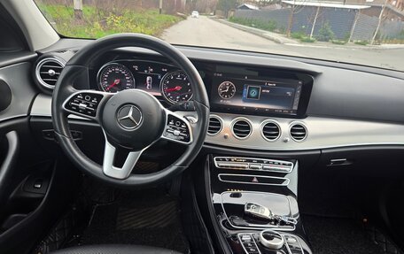 Mercedes-Benz E-Класс, 2019 год, 3 390 000 рублей, 5 фотография