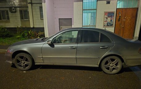 Mercedes-Benz E-Класс, 2004 год, 1 000 000 рублей, 6 фотография