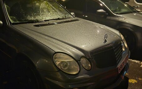 Mercedes-Benz E-Класс, 2004 год, 1 000 000 рублей, 8 фотография