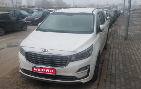 KIA Carnival III, 2019 год, 2 999 999 рублей, 1 фотография