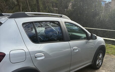 Renault Sandero II рестайлинг, 2021 год, 1 700 000 рублей, 2 фотография