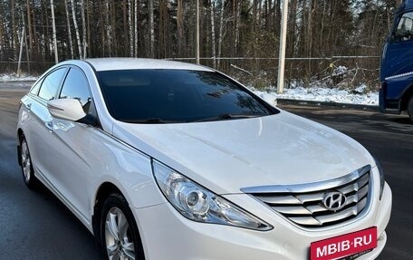 Hyundai Sonata VI, 2012 год, 875 000 рублей, 1 фотография