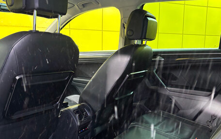 Volkswagen Tiguan II, 2017 год, 2 499 000 рублей, 9 фотография