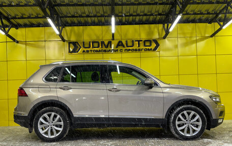 Volkswagen Tiguan II, 2017 год, 2 499 000 рублей, 4 фотография