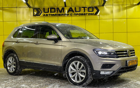 Volkswagen Tiguan II, 2017 год, 2 499 000 рублей, 3 фотография