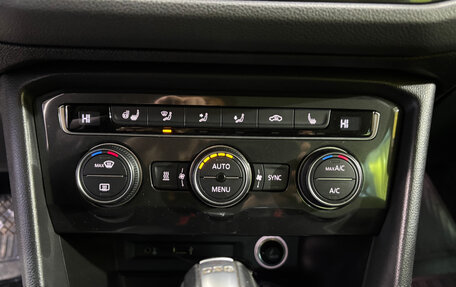 Volkswagen Tiguan II, 2017 год, 2 499 000 рублей, 17 фотография