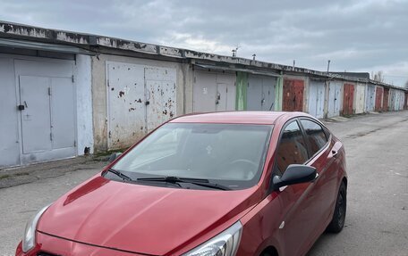 Hyundai Solaris II рестайлинг, 2013 год, 470 000 рублей, 3 фотография