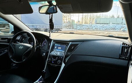 Hyundai Sonata VI, 2012 год, 875 000 рублей, 5 фотография