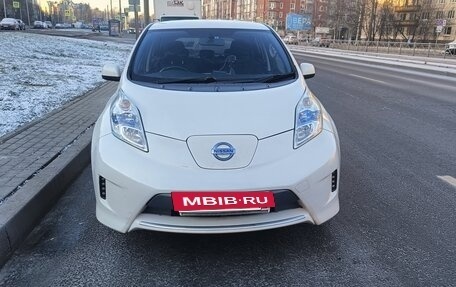 Nissan Leaf I, 2014 год, 850 000 рублей, 6 фотография
