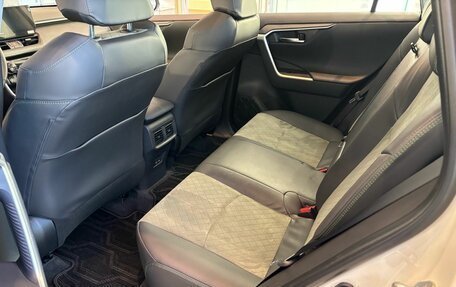 Toyota RAV4, 2025 год, 4 950 000 рублей, 15 фотография