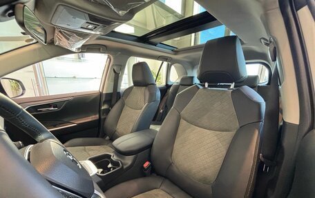 Toyota RAV4, 2025 год, 4 950 000 рублей, 28 фотография