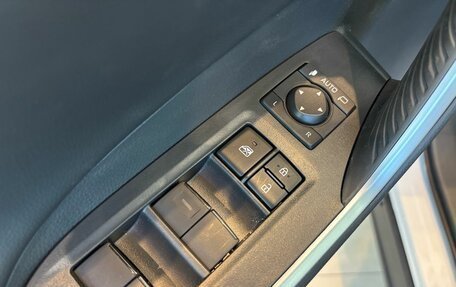 Toyota RAV4, 2025 год, 4 950 000 рублей, 29 фотография