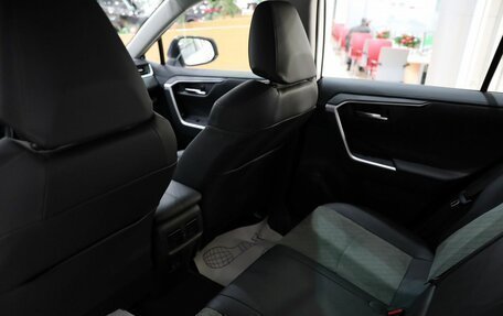 Toyota RAV4, 2025 год, 4 400 000 рублей, 18 фотография