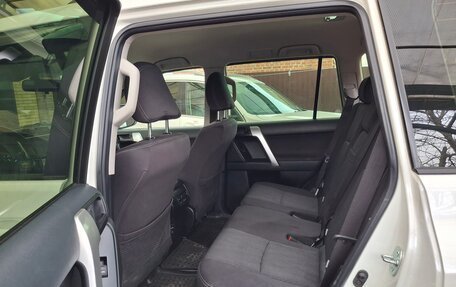 Toyota Land Cruiser Prado 150 рестайлинг 2, 2019 год, 4 850 000 рублей, 6 фотография