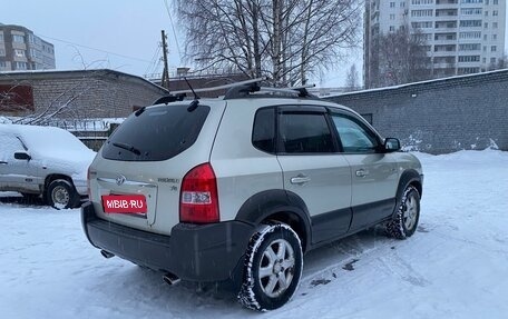 Hyundai Tucson III, 2004 год, 450 000 рублей, 3 фотография